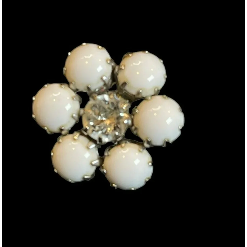 Vtg. Weiss Art Deco Flower White Milk Glass & Rhinestone Clip-On Earrings SIGNED - Picture 2 of 4